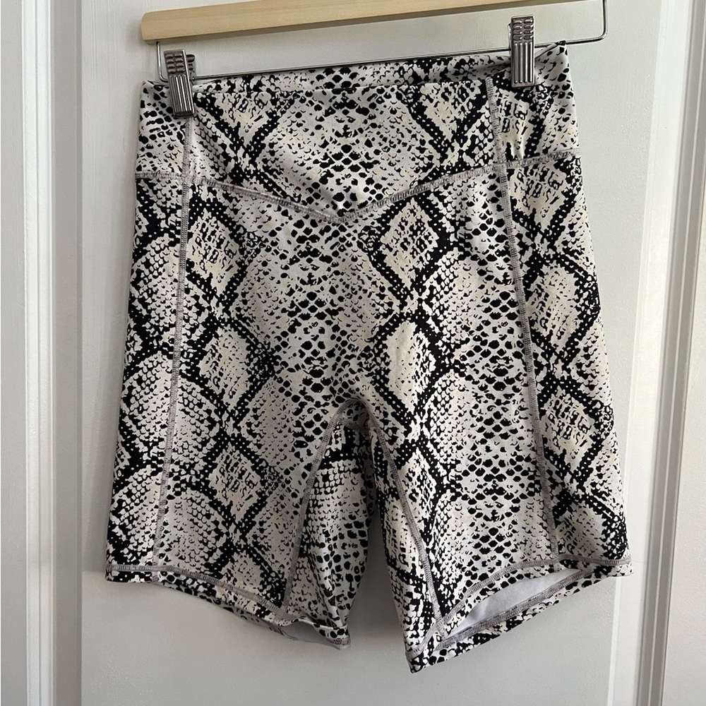 High-Waist Black & White Snake Print Women’s Active Shorts